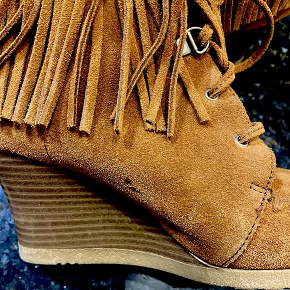 Minnetonka Leather Tassel Wedge Booties - Picture 4 of 4